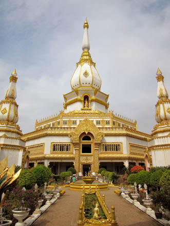 Maha Chedi Chai Mongkhol